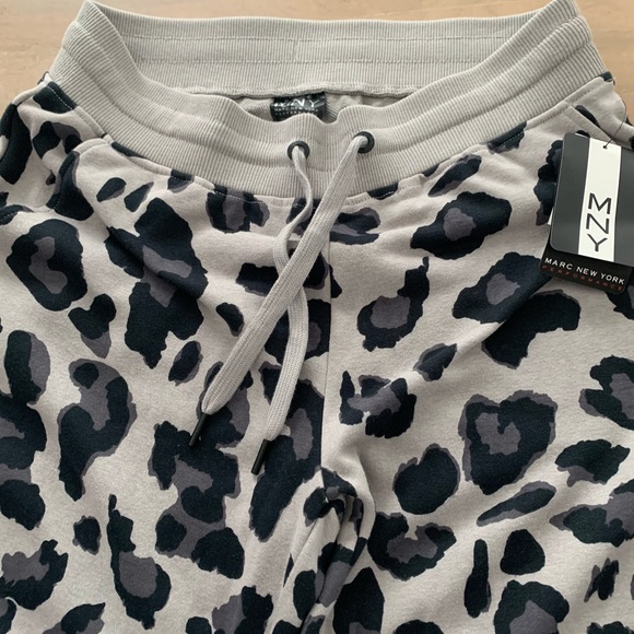 Comfy, soft joggers - Picture 3 of 4